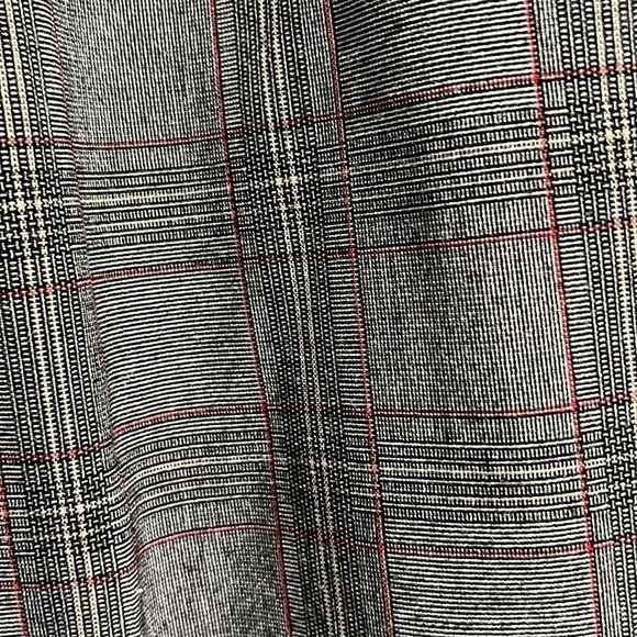 Sag Harbor gray red cream plaid pants. Size 8. - Picture 6 of 6